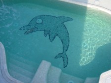 rivestimento in marmo interno piscina con disegno personalizzato